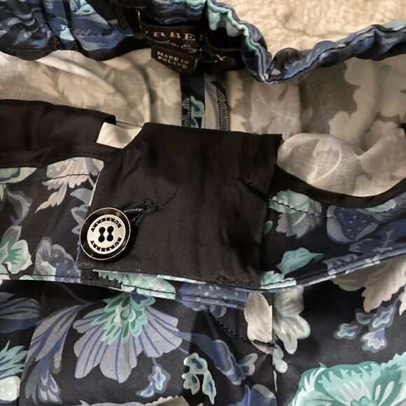 : : BURBERRY Floral Shorts : : - Picture 7 of 14